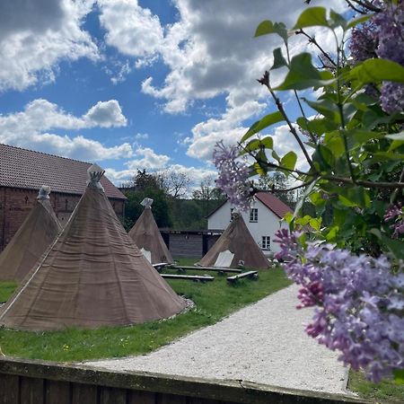 Hotel Kuckunniwi Tipidorf Tauche Zewnętrze zdjęcie