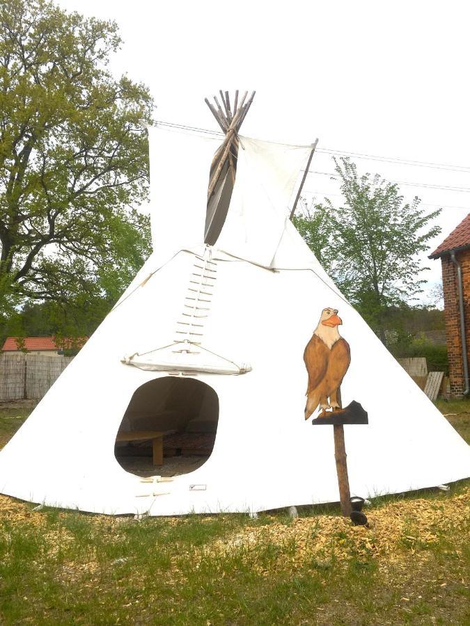 Hotel Kuckunniwi Tipidorf Tauche Zewnętrze zdjęcie
