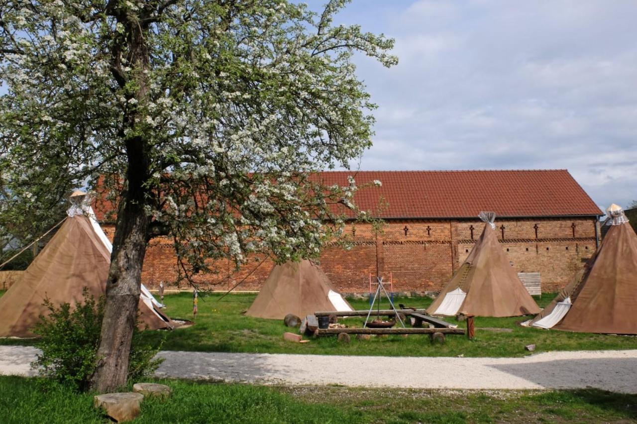 Hotel Kuckunniwi Tipidorf Tauche Zewnętrze zdjęcie
