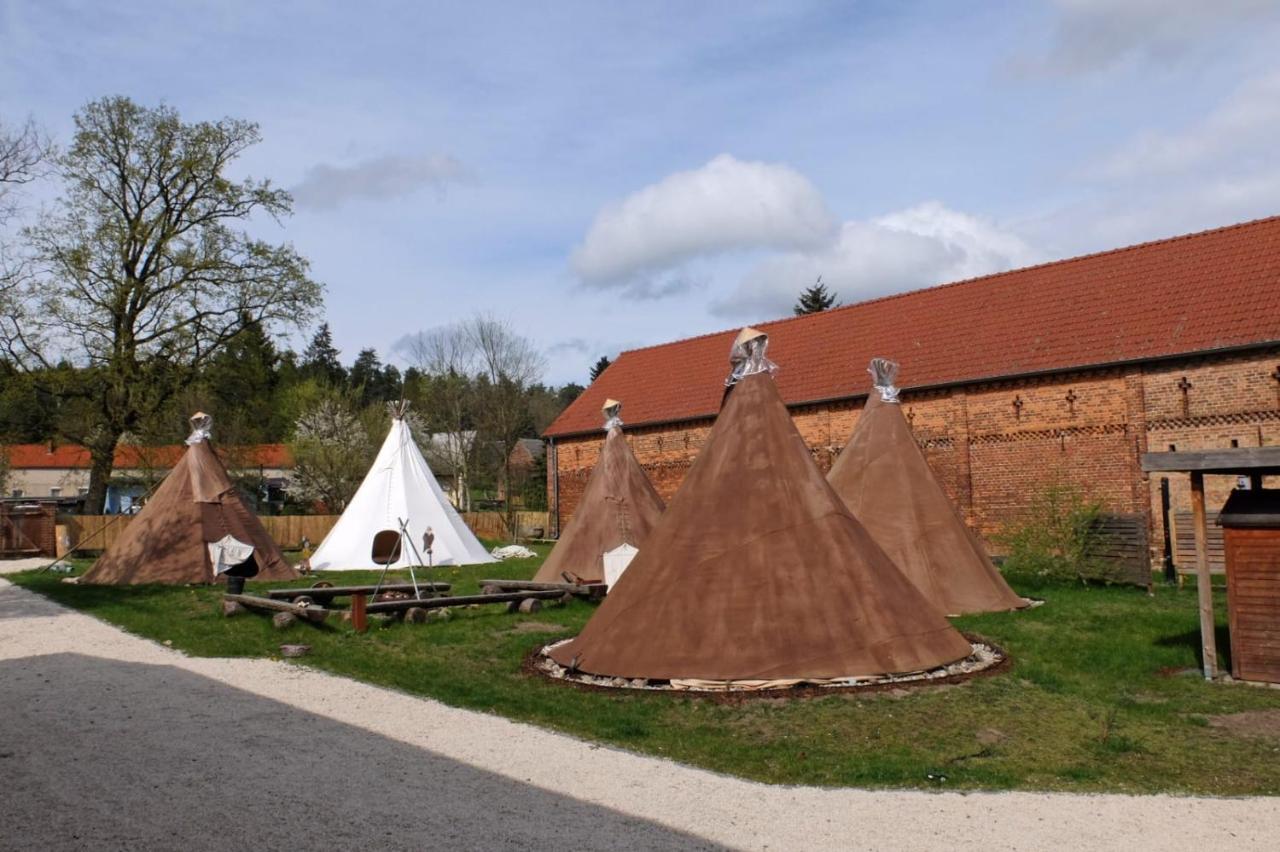 Hotel Kuckunniwi Tipidorf Tauche Zewnętrze zdjęcie