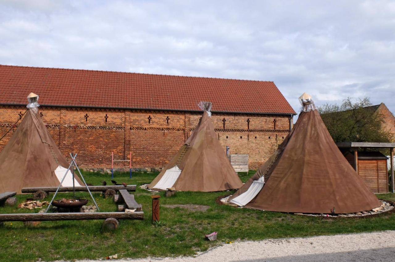 Hotel Kuckunniwi Tipidorf Tauche Zewnętrze zdjęcie