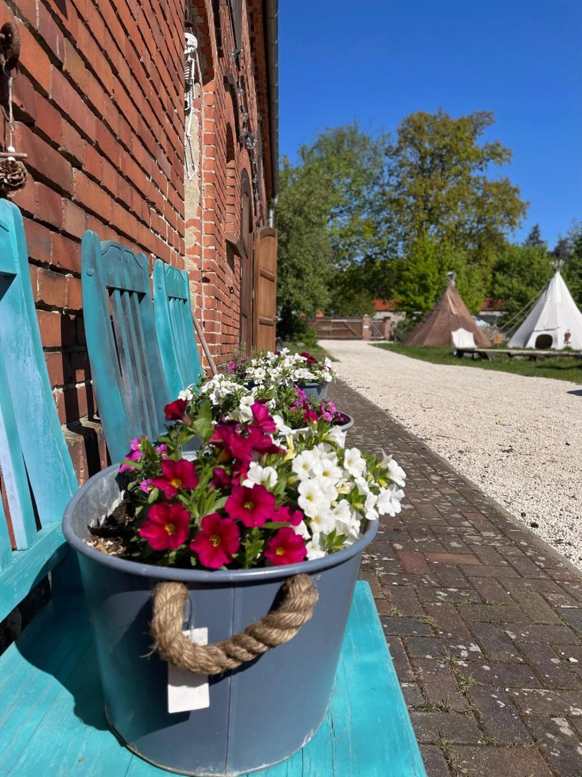 Hotel Kuckunniwi Tipidorf Tauche Zewnętrze zdjęcie