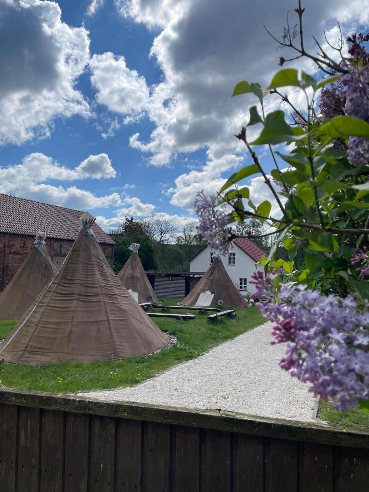 Hotel Kuckunniwi Tipidorf Tauche Zewnętrze zdjęcie