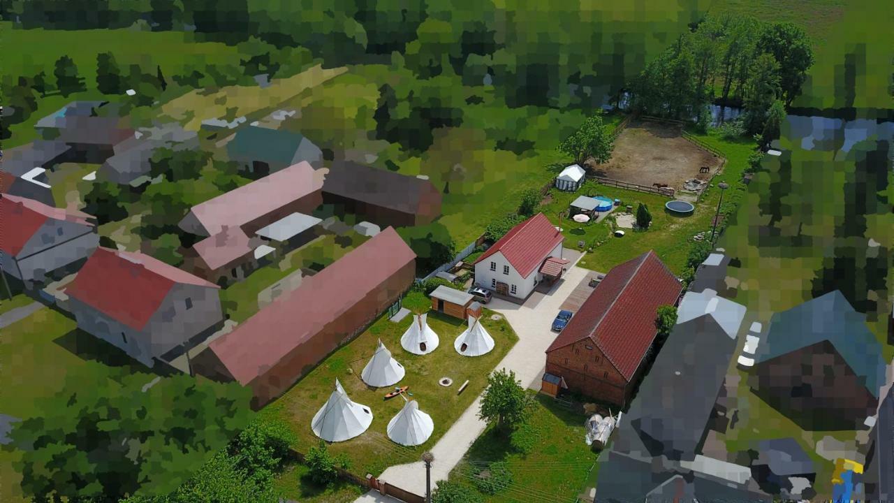 Hotel Kuckunniwi Tipidorf Tauche Zewnętrze zdjęcie